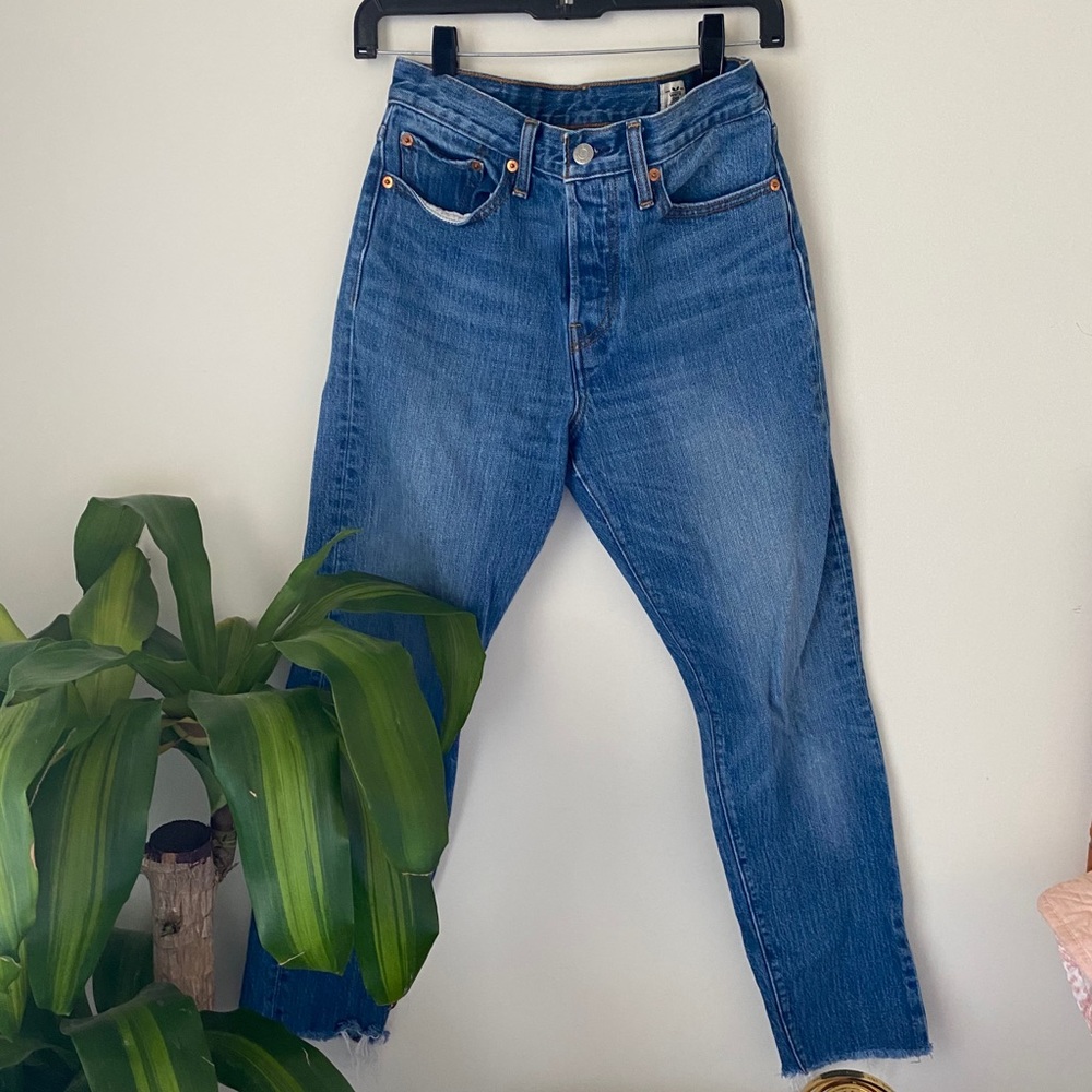 Levi’s Straight Leg Crop Jean